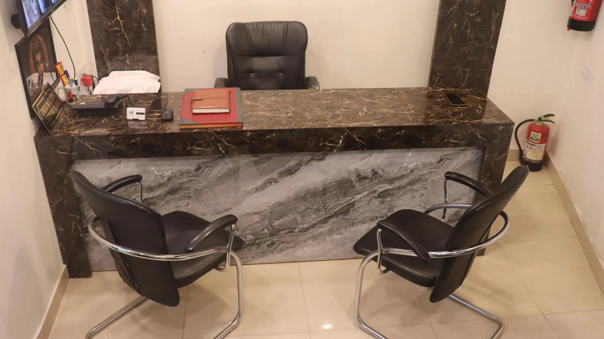 Hotel Maurya Inn Pandeypur Varanasi 3*,  India