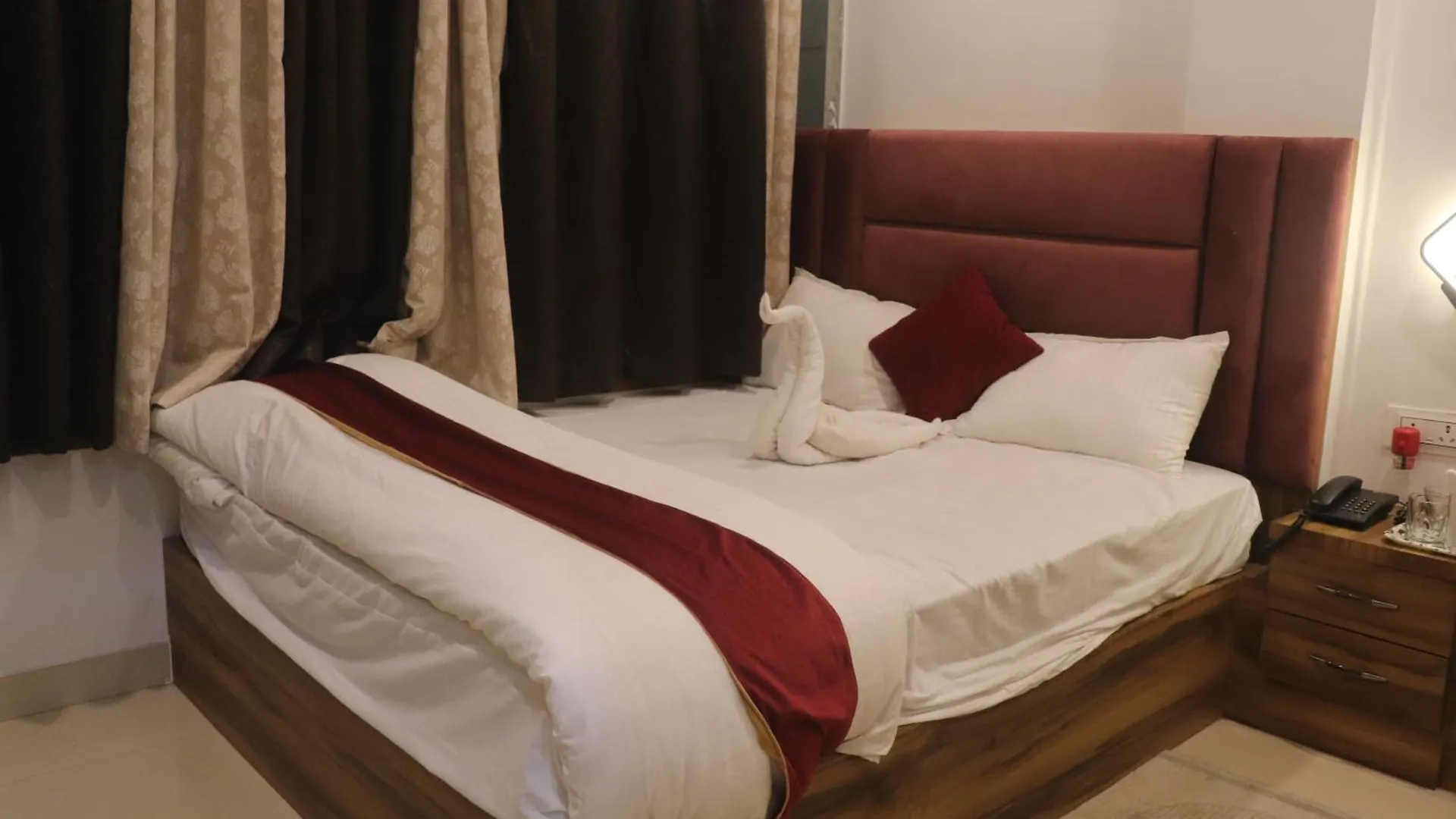 Hotel Maurya Inn Pandeypur Varanasi