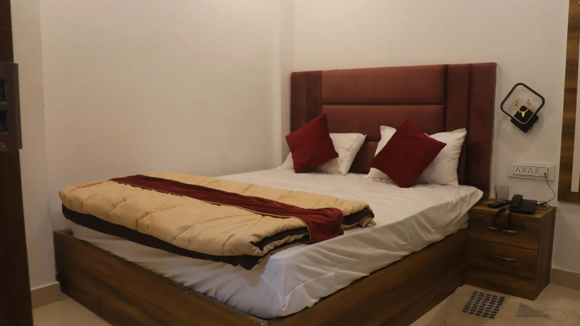 ***  Hotel Maurya Inn Pandeypur Varanasi India