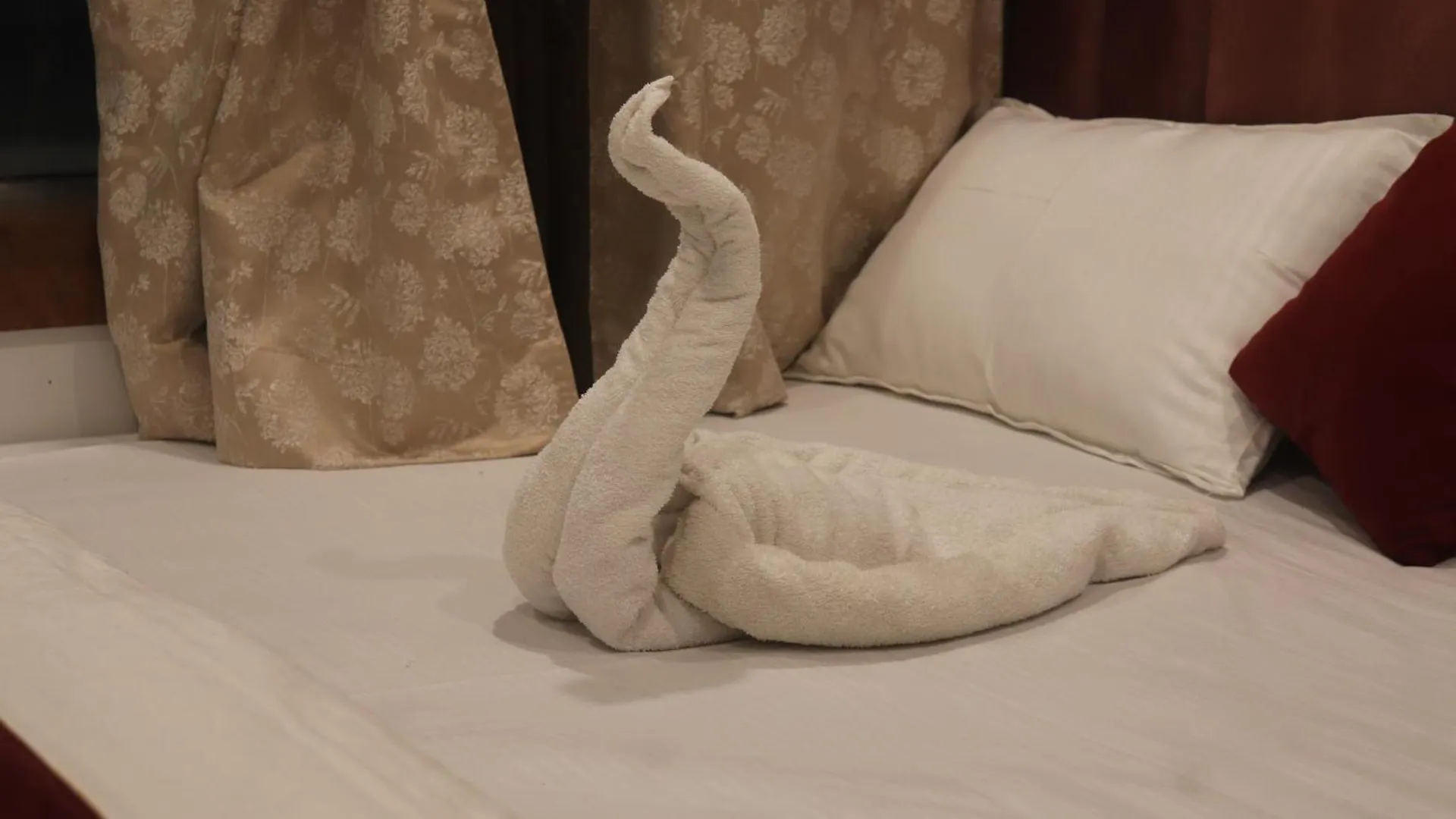 Hotel Maurya Inn Pandeypur Varanasi