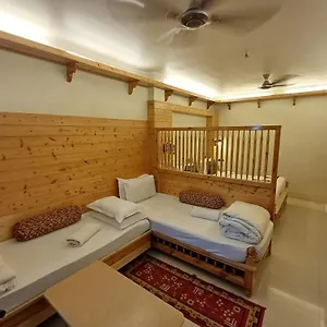 Temple On Ganges Hotel