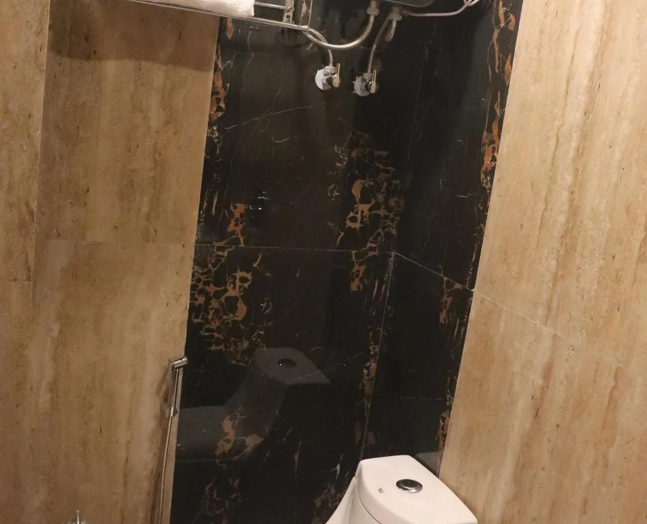 Hotel Maurya Inn Pandeypur Varanasi