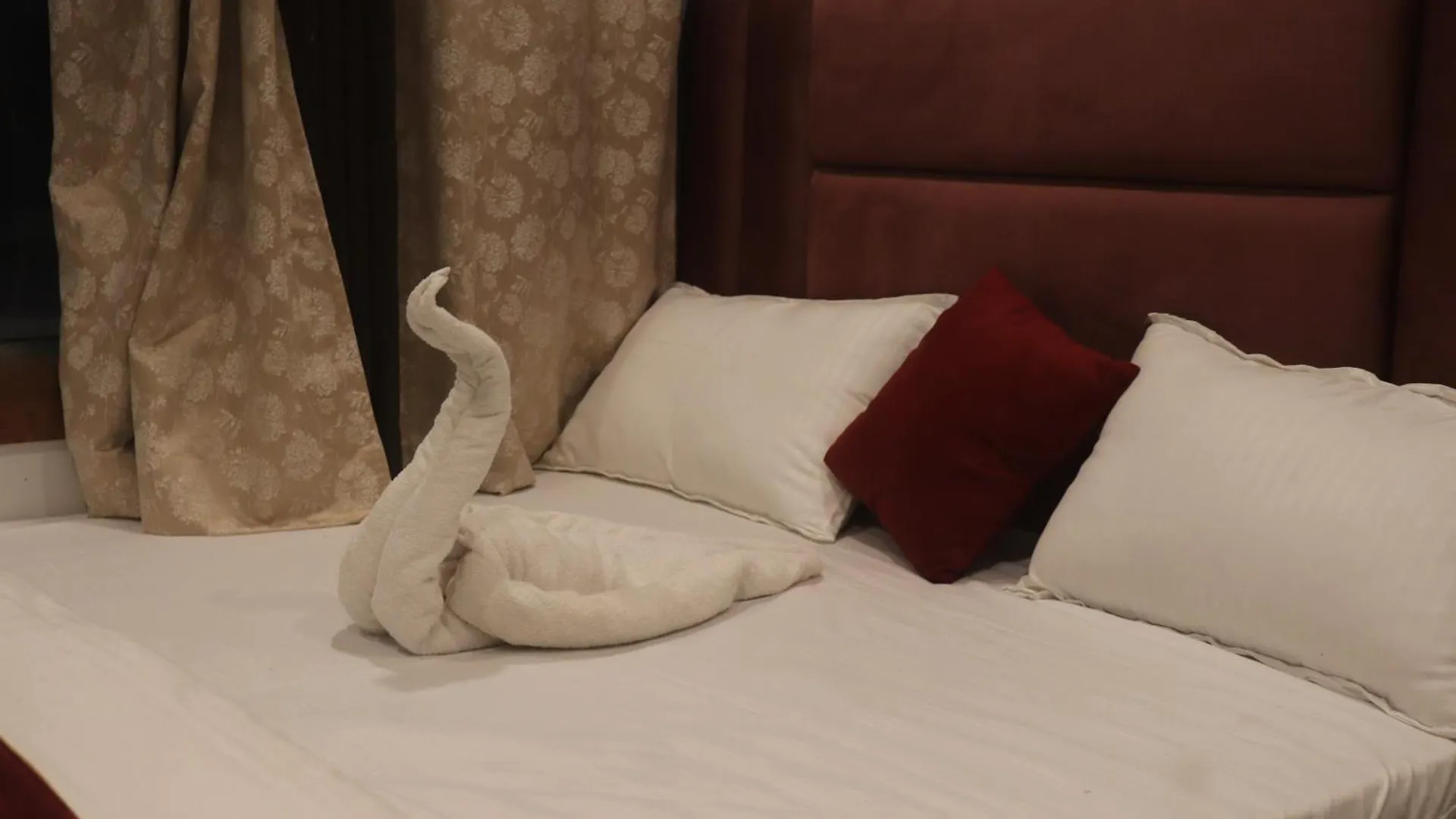 Hotel Maurya Inn Pandeypur Varanasi